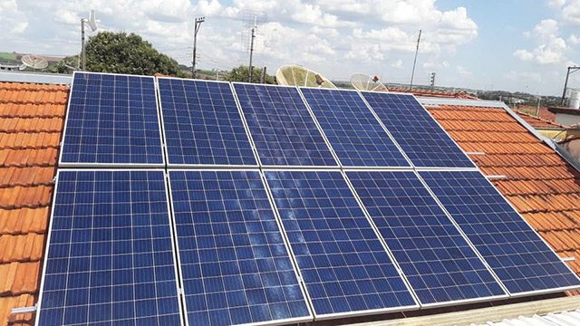 Mais um projeto de energia solar concluído com muito carinho na Cidade de Itajobi/SP, sistema composto por 10 Módulos de 330w e inversor Sungrow, irá gerar em torno de 400 kWh mensais! A Luz Sol Energia Solar agradece a confiança depositada em nosso trabalho!